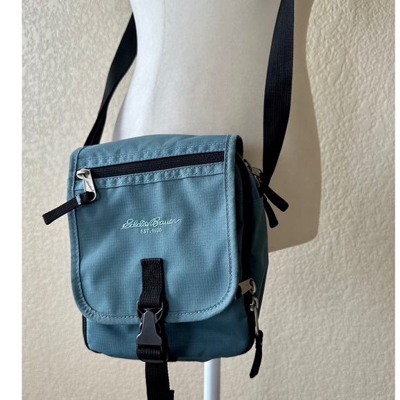 Eddie Bauer Handbags - Eddie Bauer Crossbody Purse